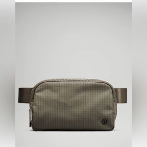 Lululemon Everywhere Belt Bag
